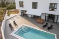 Villa de 4 dormitorios 375 m² Sutivan, Croacia
