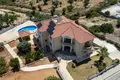 Casa 6 habitaciones 600 m² Apesia, Chipre