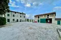 Villa 10 rooms 120 000 m² Ponti sul Mincio, Italy