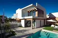 Villa de tres dormitorios 185 m² Orihuela, España