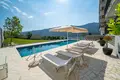 4 bedroom apartment 402 m² Dobrota, Montenegro