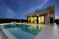 Villa de 4 dormitorios 196 m² Orihuela, España