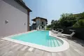 Mieszkanie 5 pokojów 120 m² Desenzano del Garda, Włochy