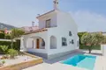 Villa de tres dormitorios 130 m² Alfaz del Pi, España