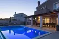 4 bedroom Villa 175 m² Grad Pula, Croatia