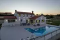 3-Schlafzimmer-Villa 200 m² Umag, Kroatien