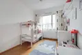 2 bedroom apartment 90 m² Nurmijaervi, Finland