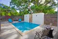 2 bedroom condo 6 667 m² West Bay, Honduras