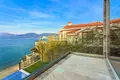 Villa de 4 dormitorios 330 m² Lustica, Montenegro