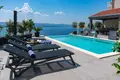 9 bedroom house 700 m² Grad Omis, Croatia