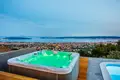 4 bedroom Villa 355 m² Kastel Stari, Croatia