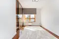 Mieszkanie 3 pokoi 77 m² w Warszawa, Polska