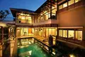 Villa de tres dormitorios 51 320 m² Phuket, Tailandia