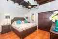 2 bedroom condo 107 m² West Bay, Honduras