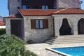 3-Schlafzimmer-Villa 225 m² Vinkuran, Kroatien