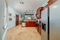 2 bedroom condo 129 m² West Bay, Honduras
