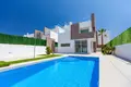 Villa de tres dormitorios 139 m² Guardamar del Segura, España