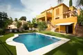 Commercial property 1 737 m² in Helechosa de los Montes, Spain
