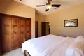 2 bedroom condo 125 m² West Bay, Honduras