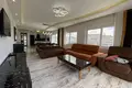 4 bedroom apartment 250 m² Mahmutlar, Turkey
