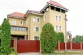 House 668 m² Pryliepy, Belarus