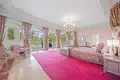 Villa 9 bedrooms 1 548 m² Marbella, Spain