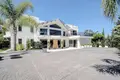 villa de 5 dormitorios 521 m² Marbella, España