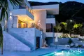 5 bedroom villa 350 m², All countries