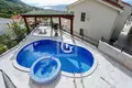 Maison 3 chambres 180 m² en Budva, Monténégro