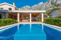 4 bedroom house 305 m² Donji Orahovac, Montenegro