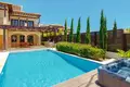 3 bedroom villa 215 m², Cyprus
