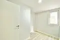 2 bedroom apartment 80 m² Muratpasa, Turkey