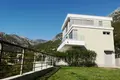 Villa de 4 dormitorios 223 m² Montenegro, Montenegro