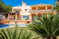 Дом 9 комнат  Estepona, Испания