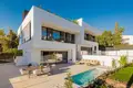 3-Schlafzimmer-Villa 341 m² Marbella, Spanien