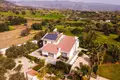 Villa de 4 dormitorios 430 m² en Comunidad de la iglesia, Chipre