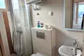 Годовая аренда квартиры с 2 спальнями, ванной, видом на море Бечичи