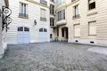 2 bedroom apartment 101 m² Paris, France