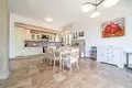 villa de 5 dormitorios 971 m² Petrovac, Montenegro