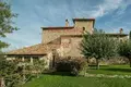 Villa de 6 habitaciones 1 100 m² Perugia, Italia