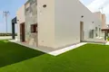 Villa de tres dormitorios 295 m² Torrevieja, España