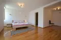 4 bedroom house 320 m² Bijela, Montenegro