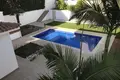 4 bedroom house 355 m² Koinoteta Agiou Tychona, Cyprus