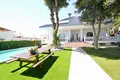 4-Schlafzimmer-Villa 520 m² Torrevieja, Spanien
