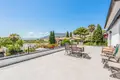 Villa de tres dormitorios 320 m² Marbella, España