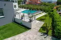 5 bedroom villa 350 m², All countries