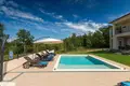 Dom 4 pokoi 230 m² Pula, Chorwacja