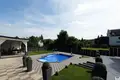 5 room house 200 m² Ueroem, Hungary