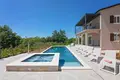 6 bedroom villa 450 m² Porec, Croatia