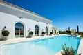 6 bedroom villa 712 m² Marbella, Spain